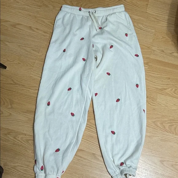 Olive & Oak White Sweatpants with Strawberry Print - Picture 2 of 5